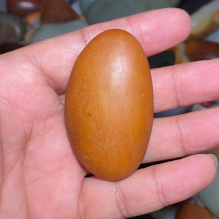 和田玉（糖玉）未镶嵌珠宝奇石