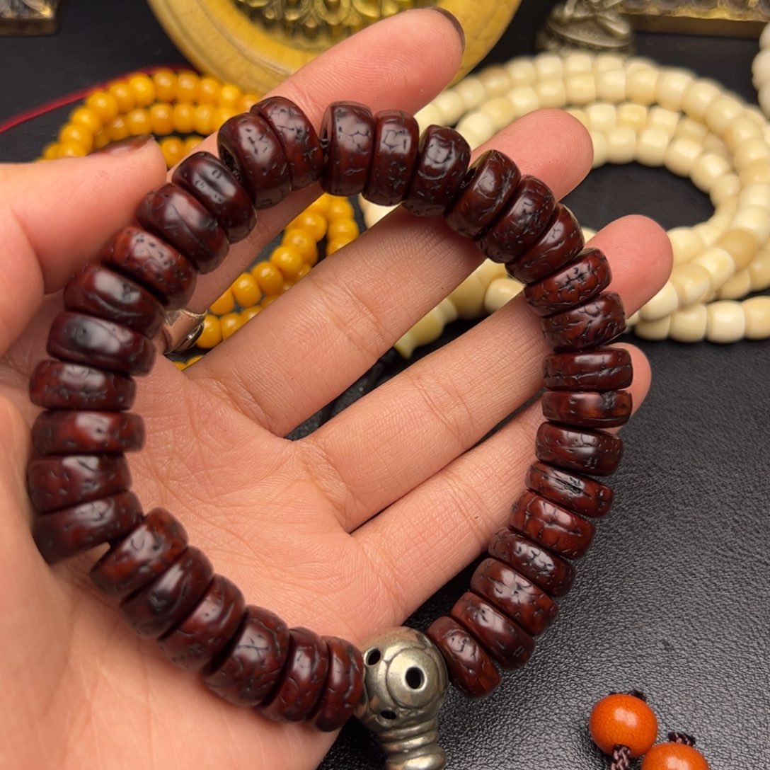 鲁***告泥塑藏式风格小配饰