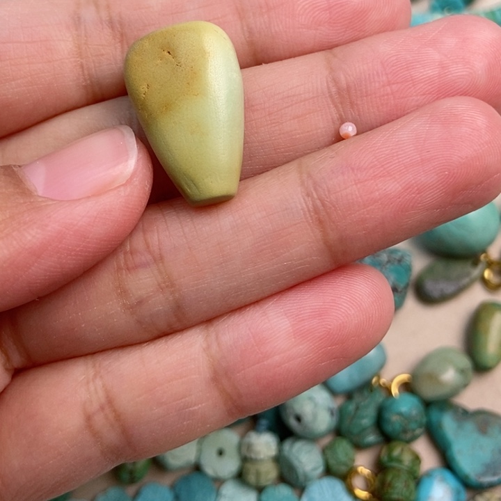 洋***貝南红玛瑙未镶嵌珠宝奇石