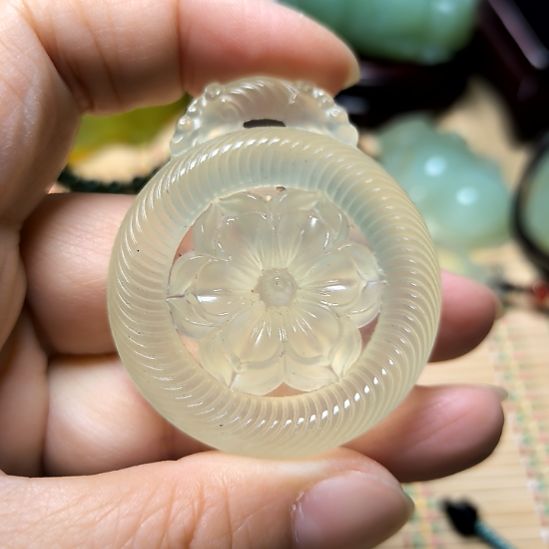 未镶嵌蛇纹石玉颈饰