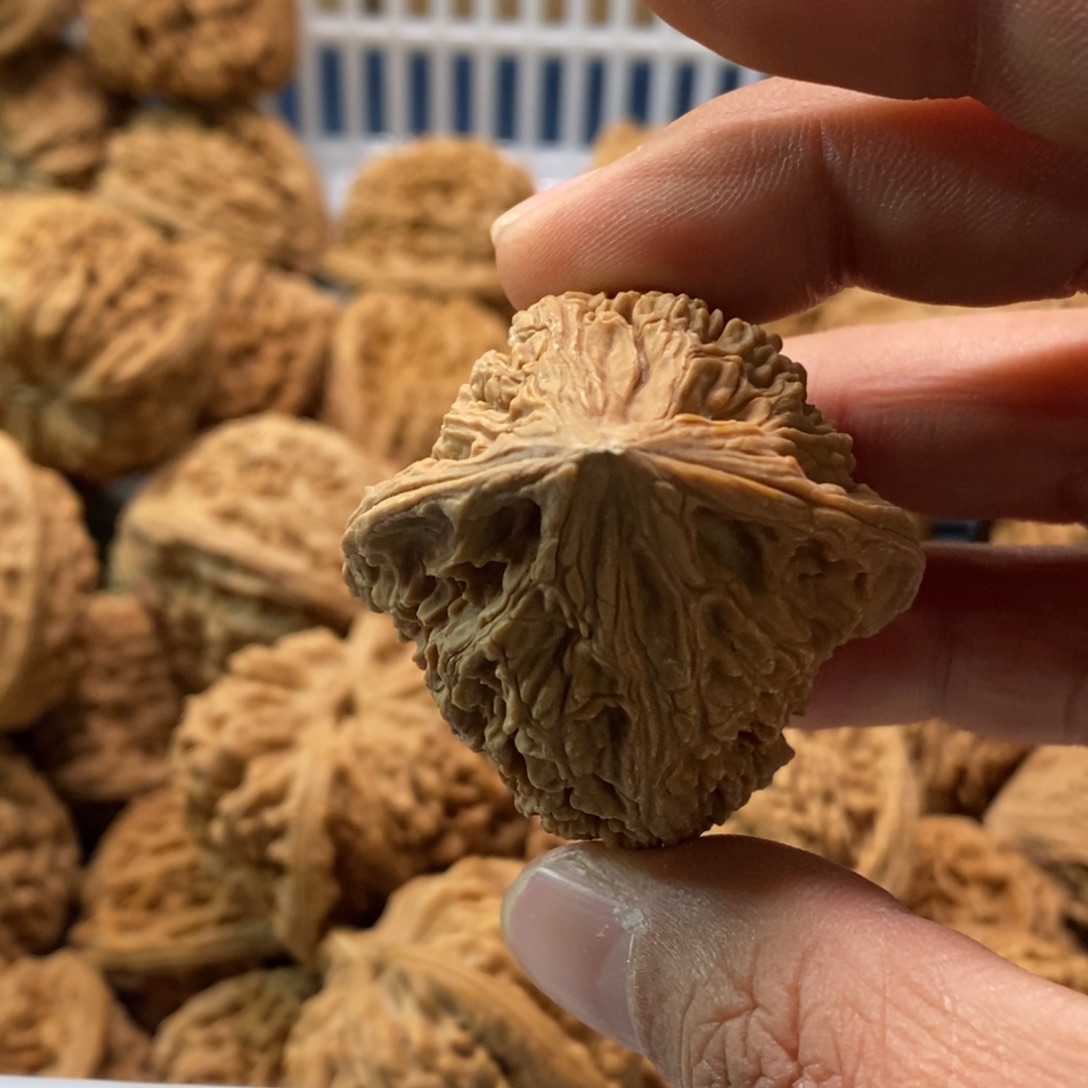 曼***录吊坠文玩核桃南疆