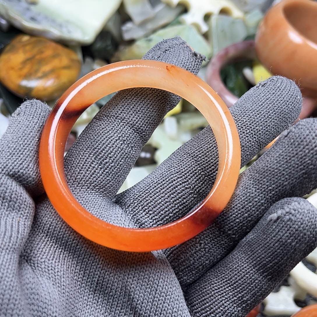 颈饰未镶嵌石英岩玉53