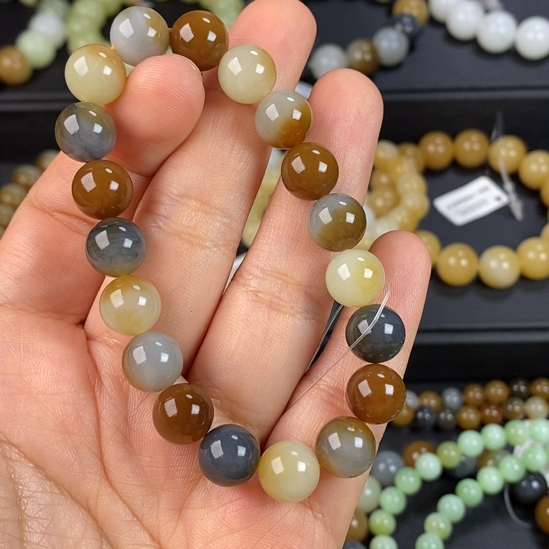 和田玉手串未镶嵌晓**…