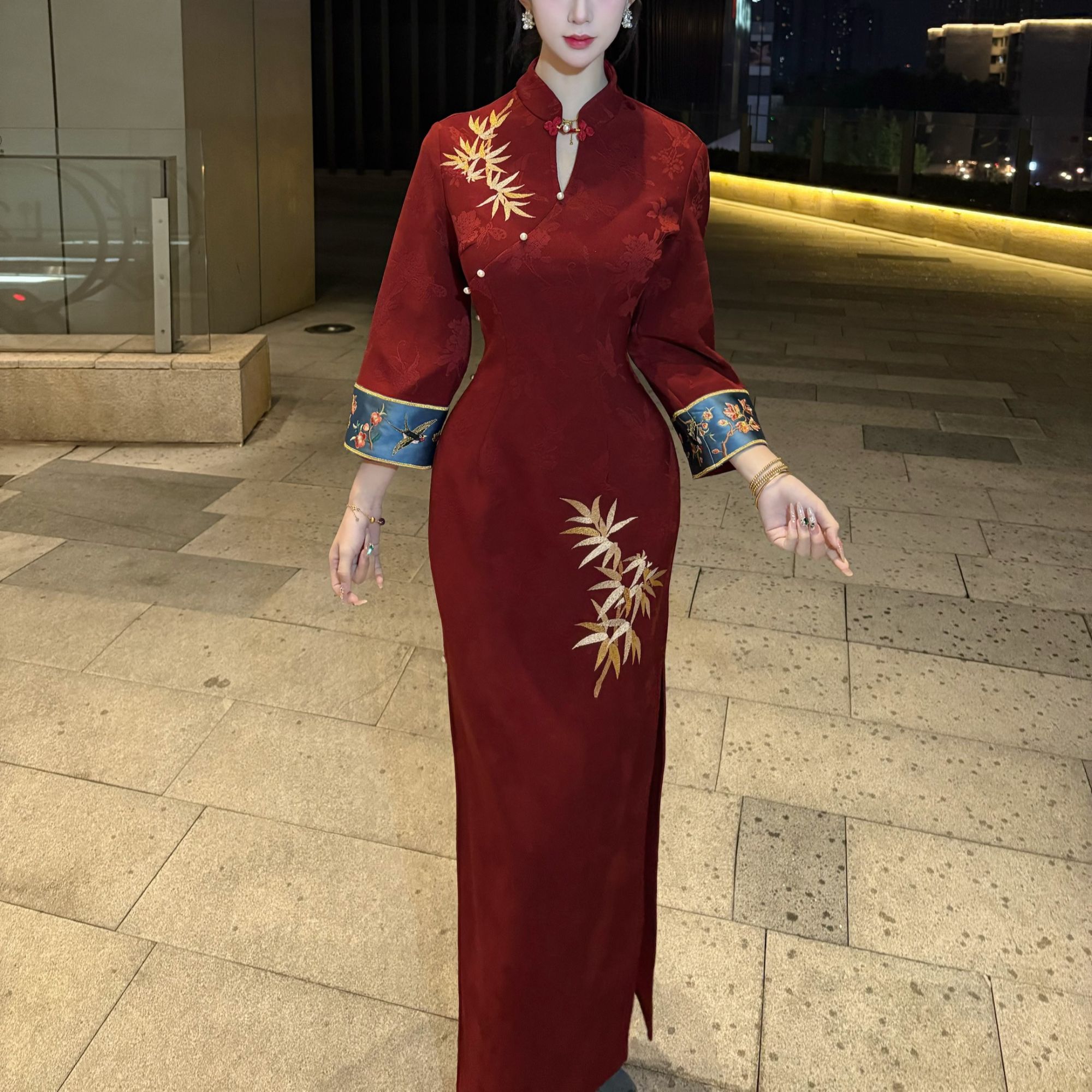 LHMknk1画报夫人原创秋冬重工刺绣弹力倒大袖旗袍 金竹红倒大袖