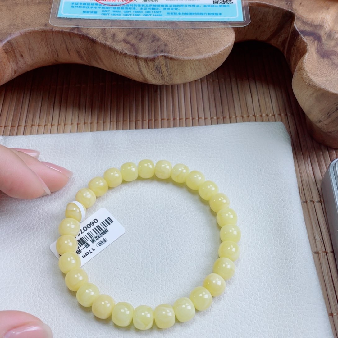 蜜蜡裸石未镶嵌蜜蜡79