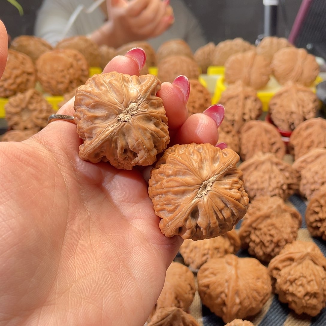 吊坠文玩核桃M*、42三角锤5