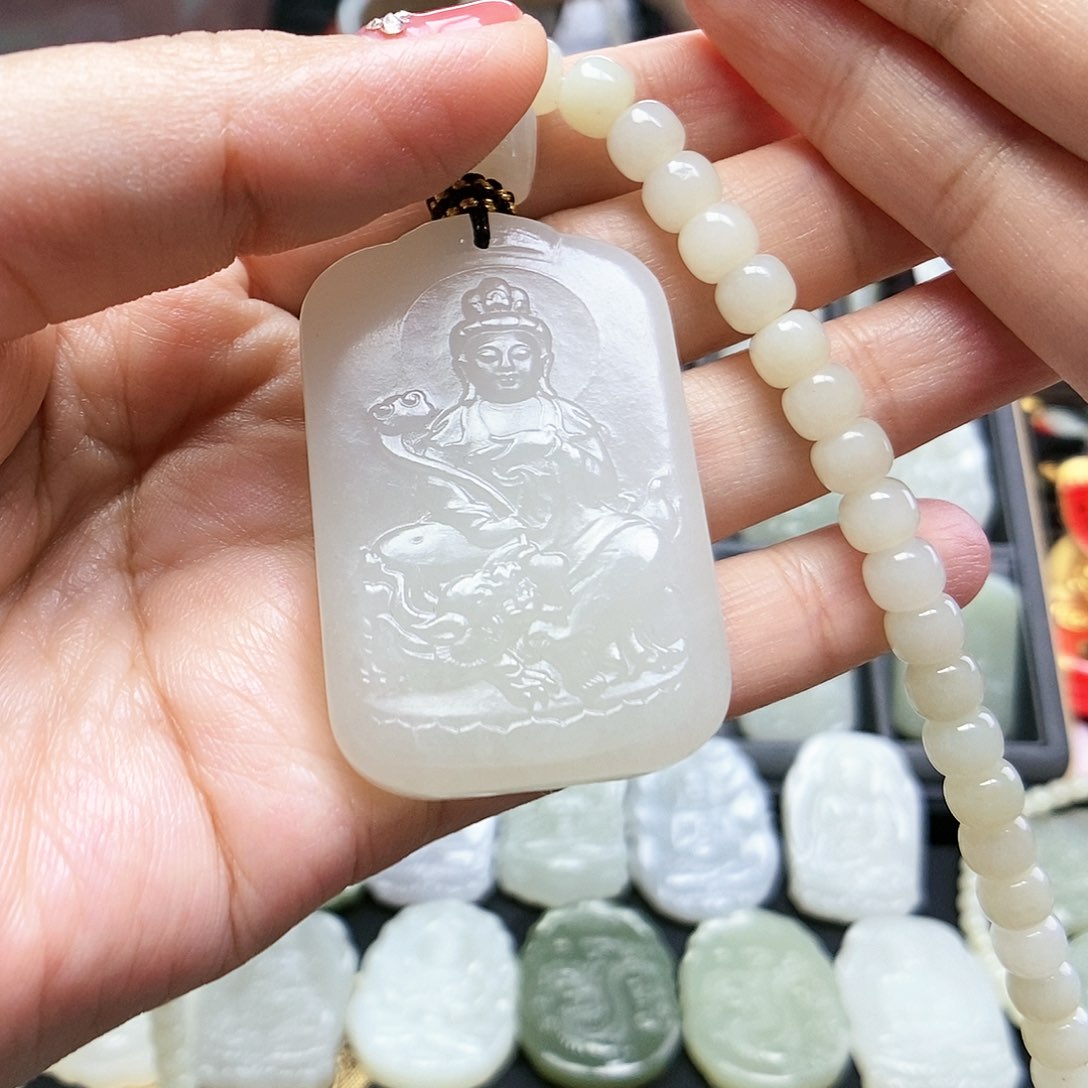 和田玉未镶嵌颈饰海*