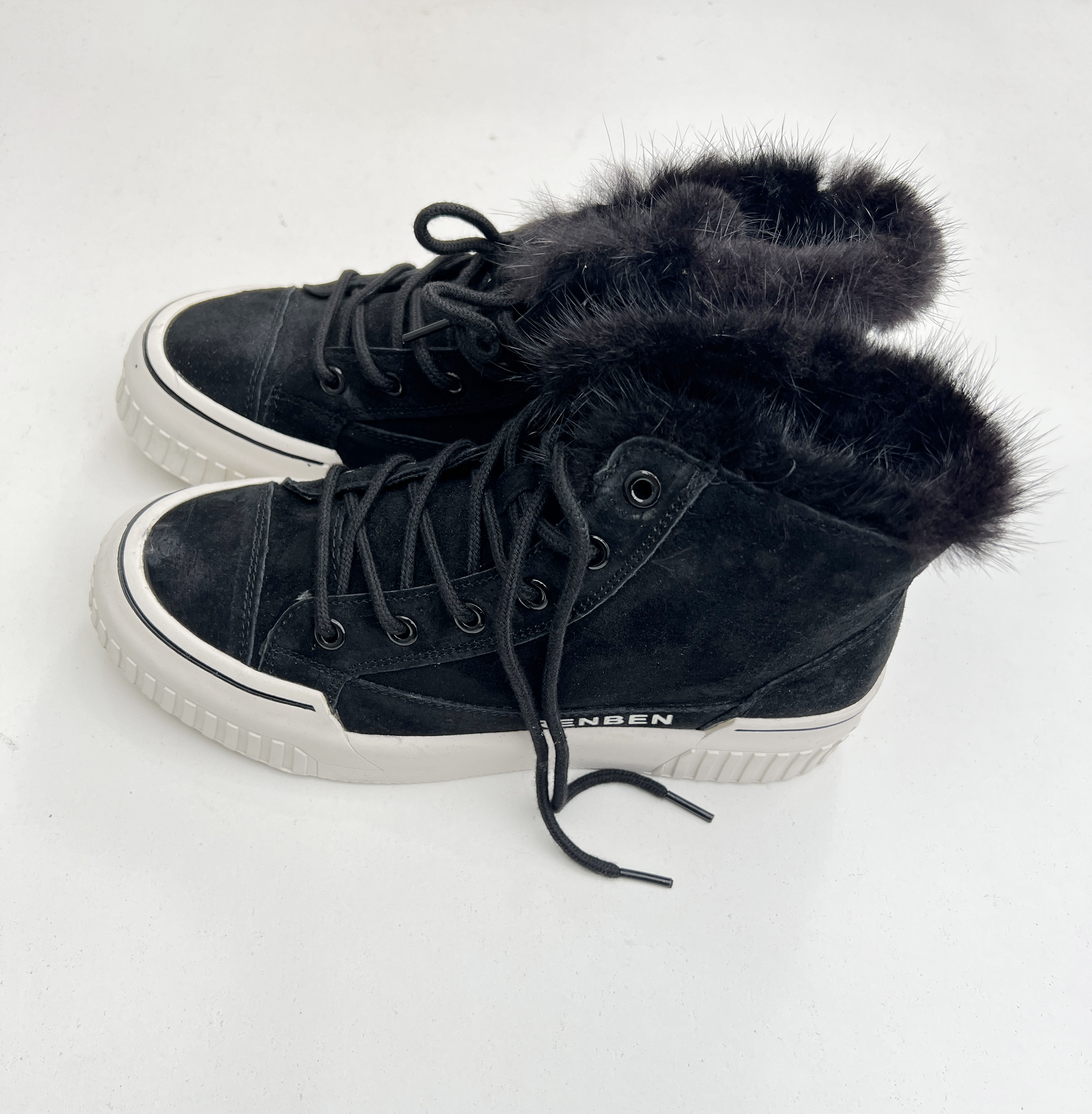 冬季二棉鞋子女2025新款爆款加绒加厚保暖女鞋休闲高帮板鞋