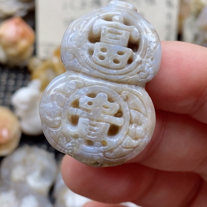 颈饰未镶嵌硅化珊瑚（珊瑚玉）有瑕 小