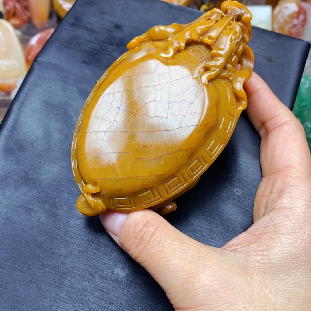 石英质玉（黄龙玉）颈饰未镶嵌