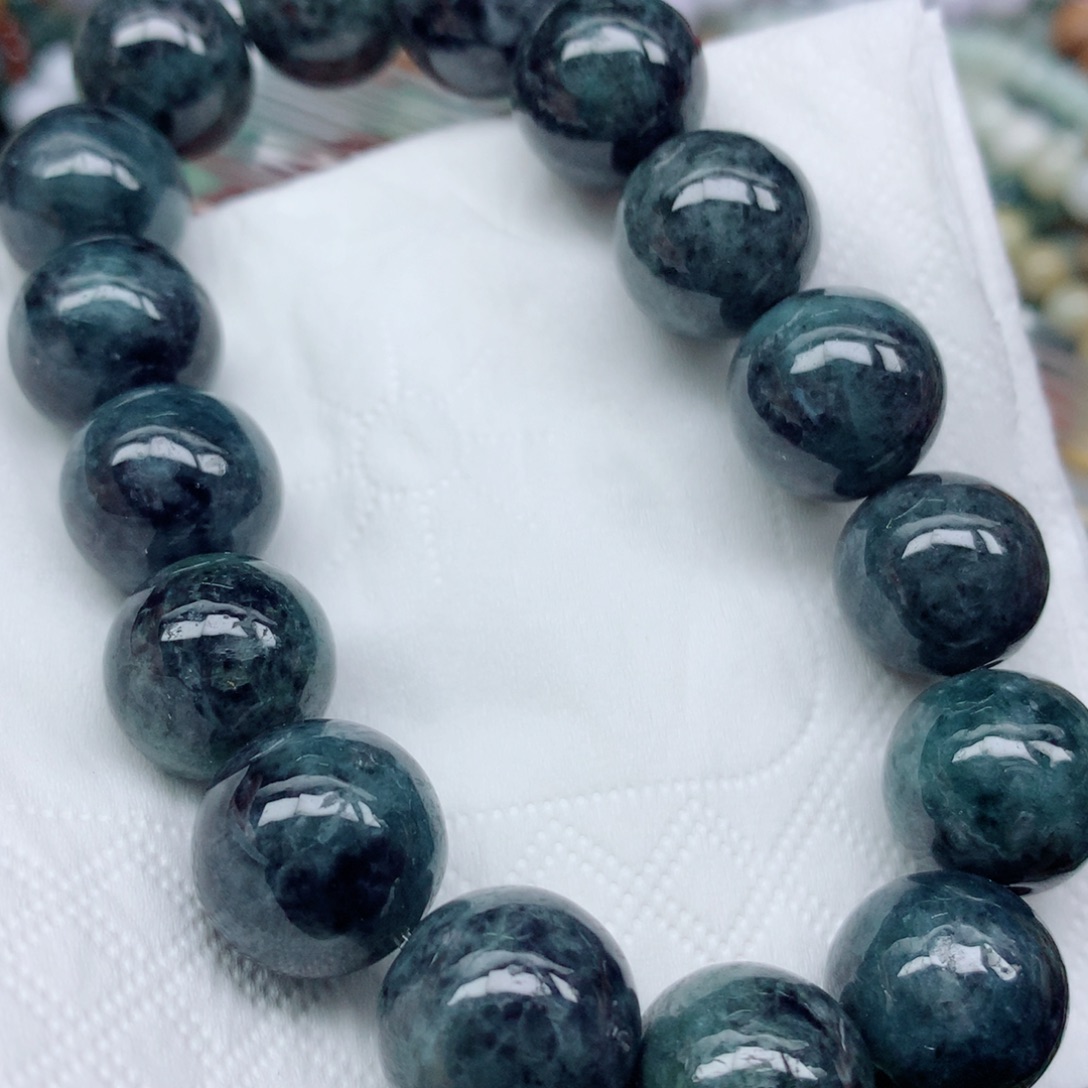 翡翠未镶嵌颈饰珠子翡翠