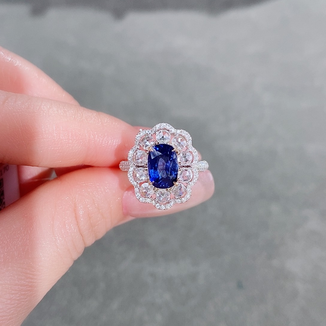 蓝宝石戒指18K金镶嵌2.81ct