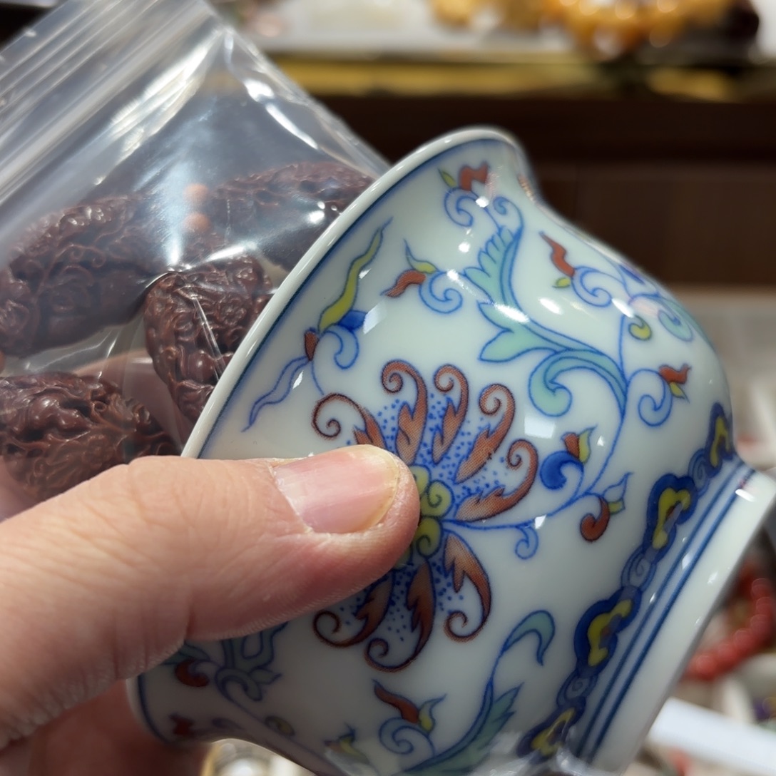 向****瓷片雕刻精美精致等