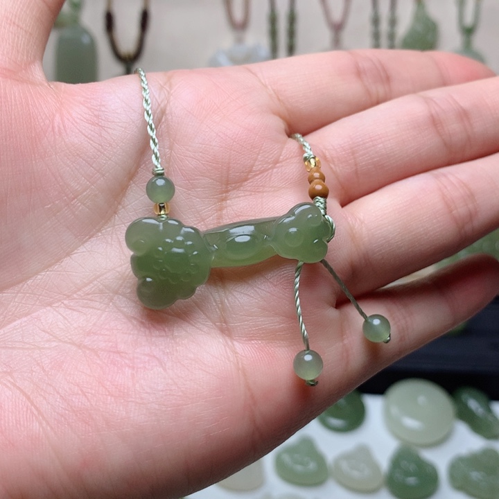 和田玉吊坠未镶嵌