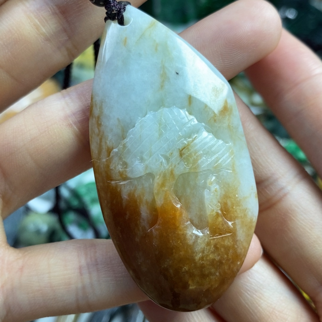 翡翠颈饰未镶嵌吊坠