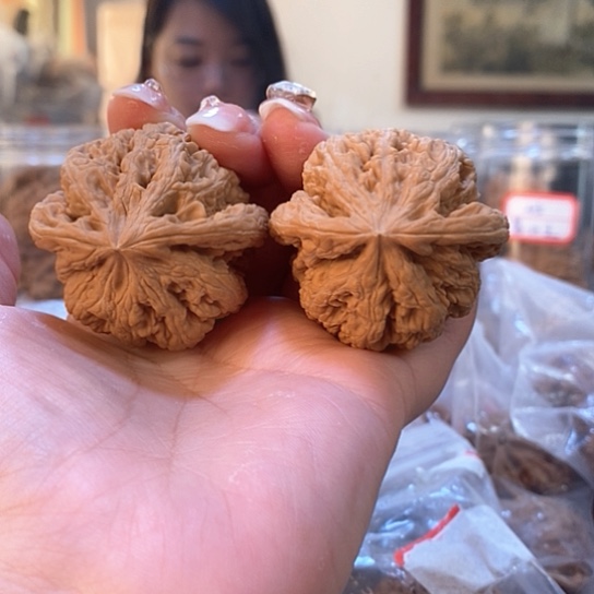 文玩核桃吊坠43大粗筋有水尖