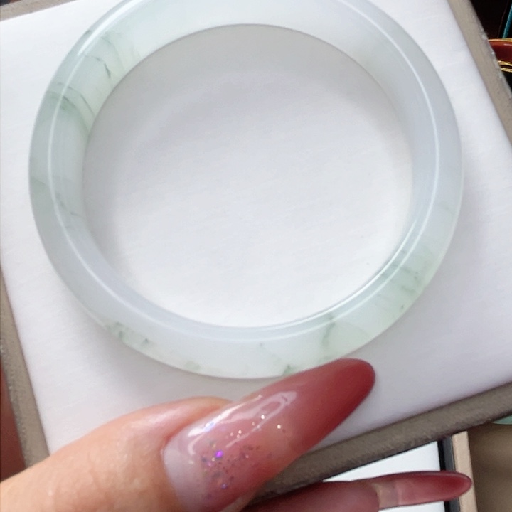 石英质玉手镯未镶嵌鱼***忆