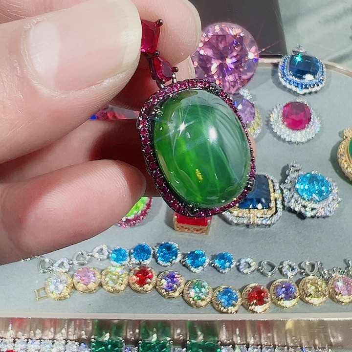 非金属红色蓝色满镶嵌