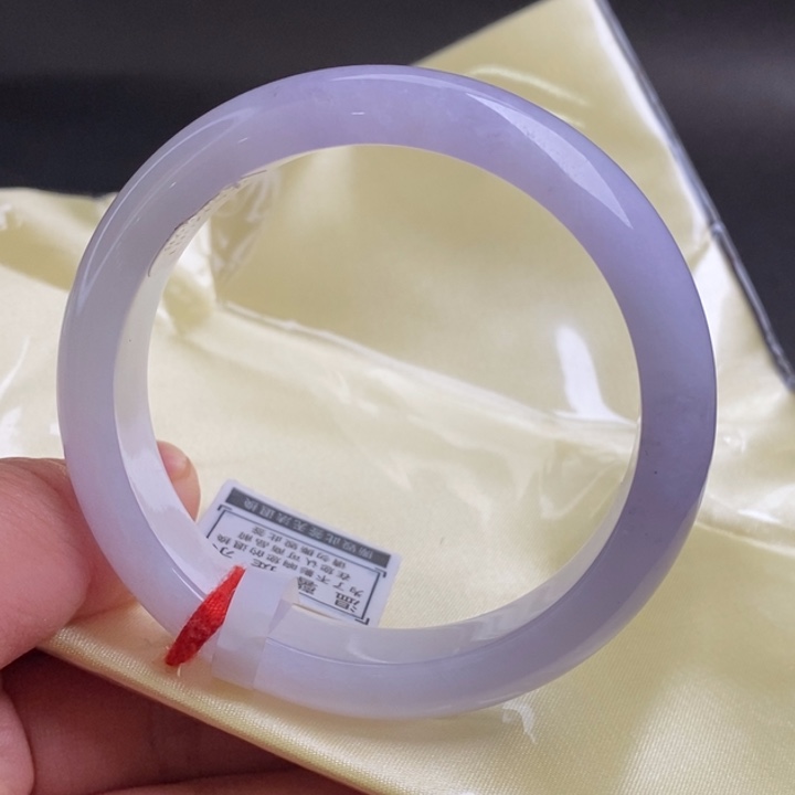 翡翠手镯未镶嵌54圈