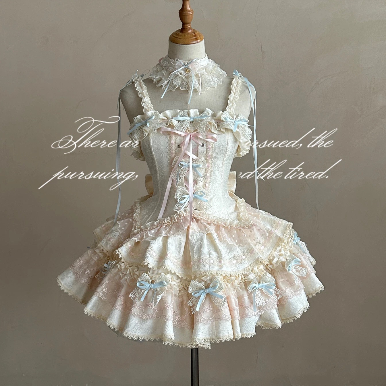 古董兔兔甜美芭蕾风Lolita吊带连衣裙原创设计现货蕾丝日常印花