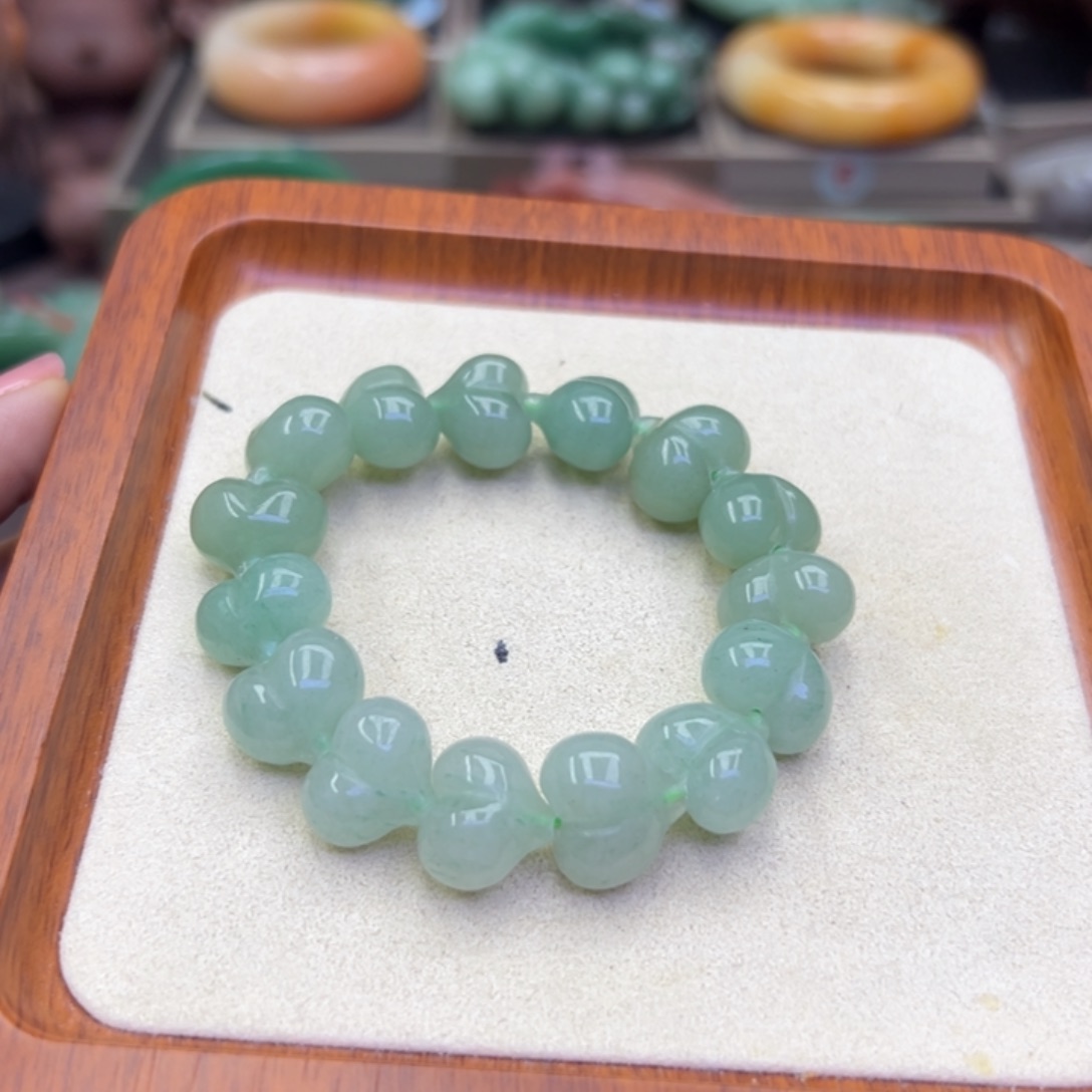 未镶嵌手镯石英岩玉