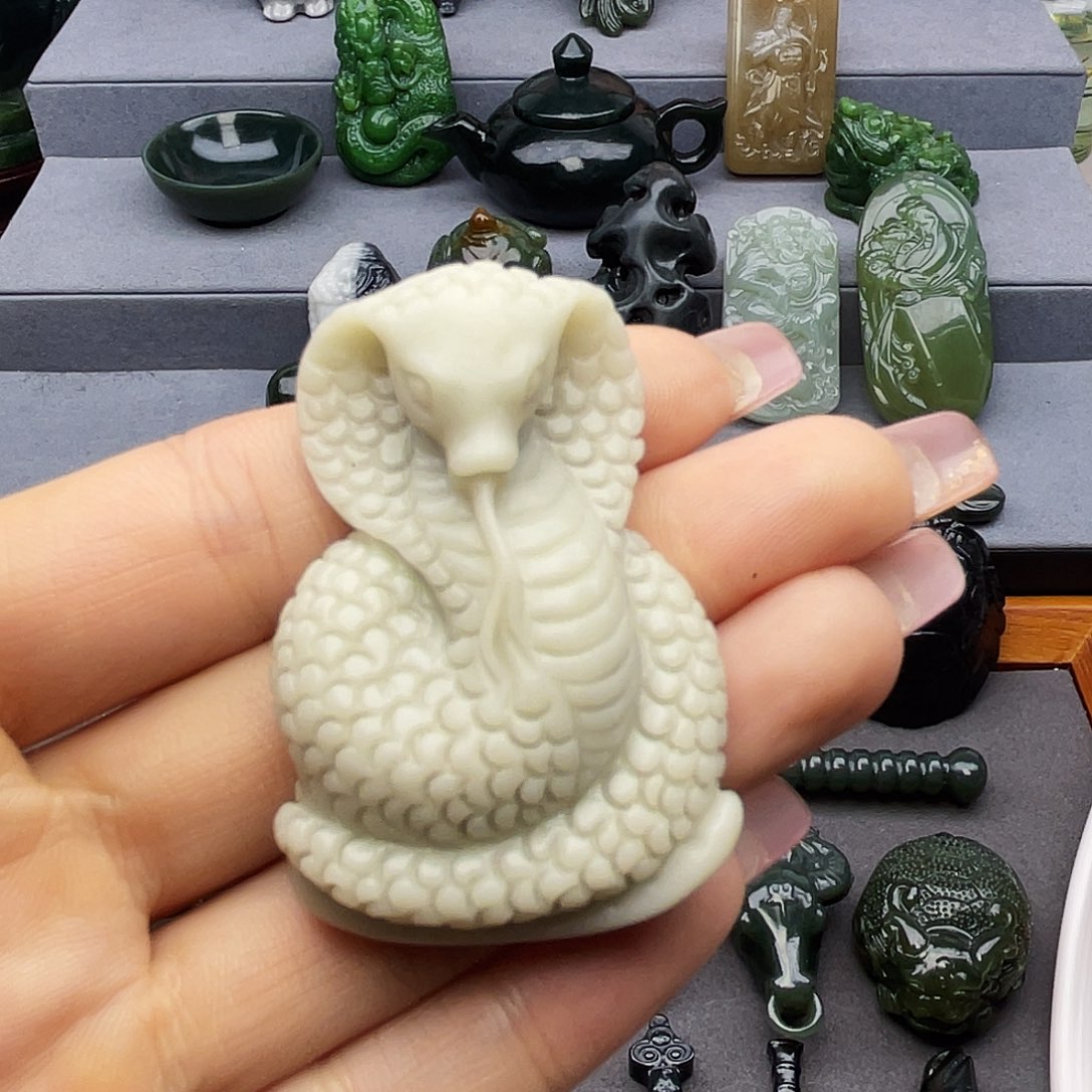 和田玉未镶嵌颈饰