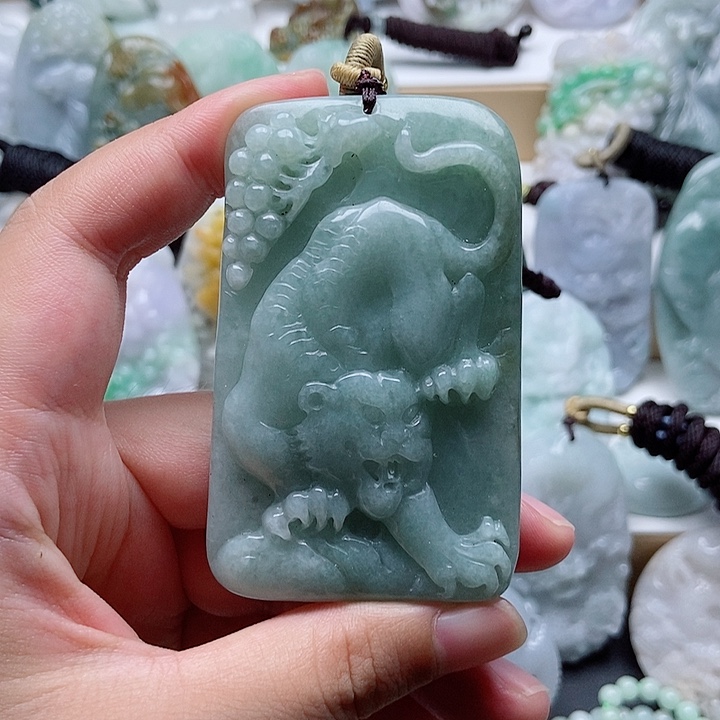 翡翠未镶嵌吊坠(不含链)1