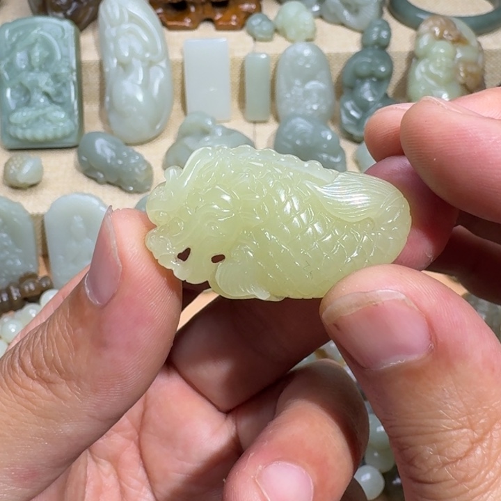 和田玉未镶嵌颈饰