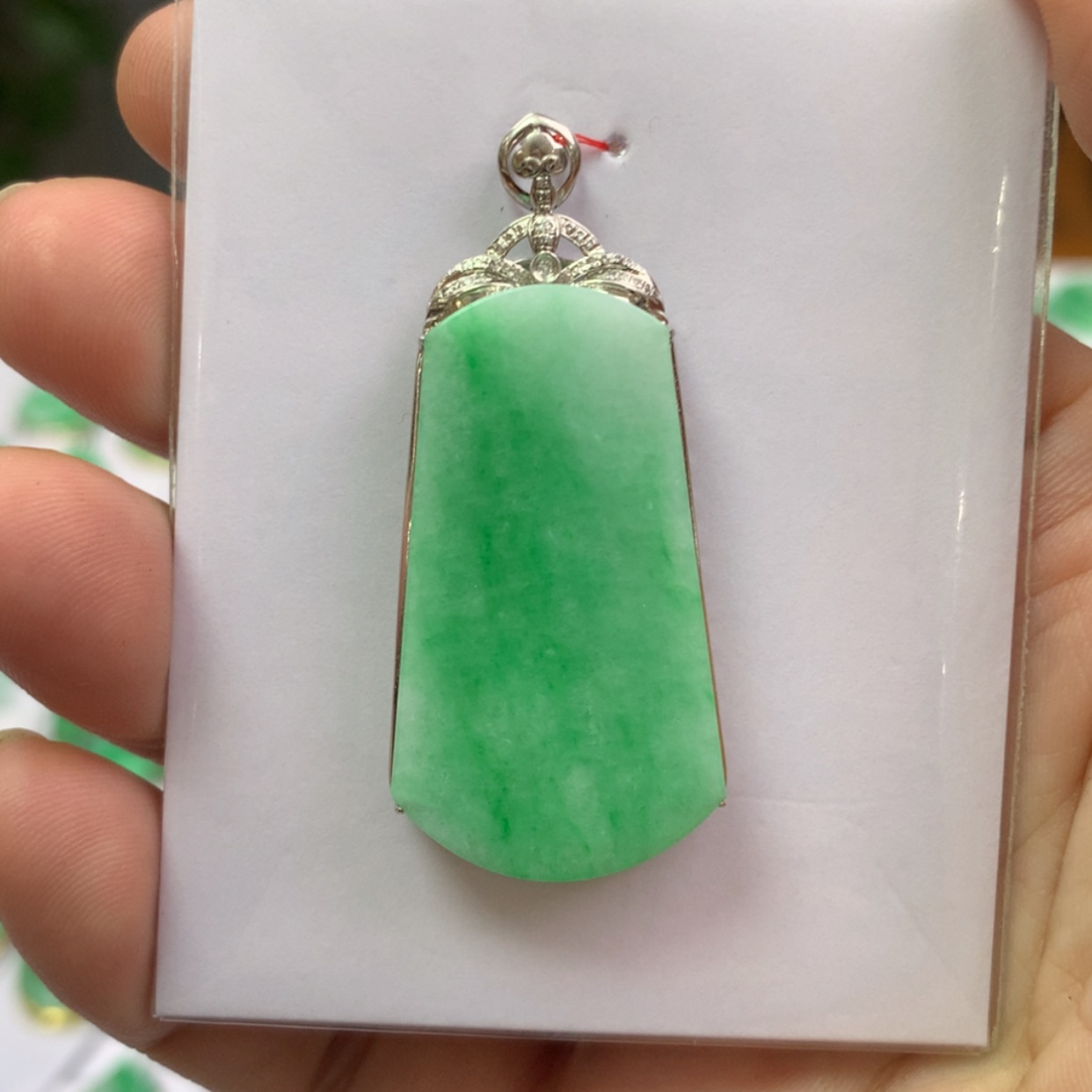 【闪购商品】翡翠颈饰18K金镶嵌翡翠首饰