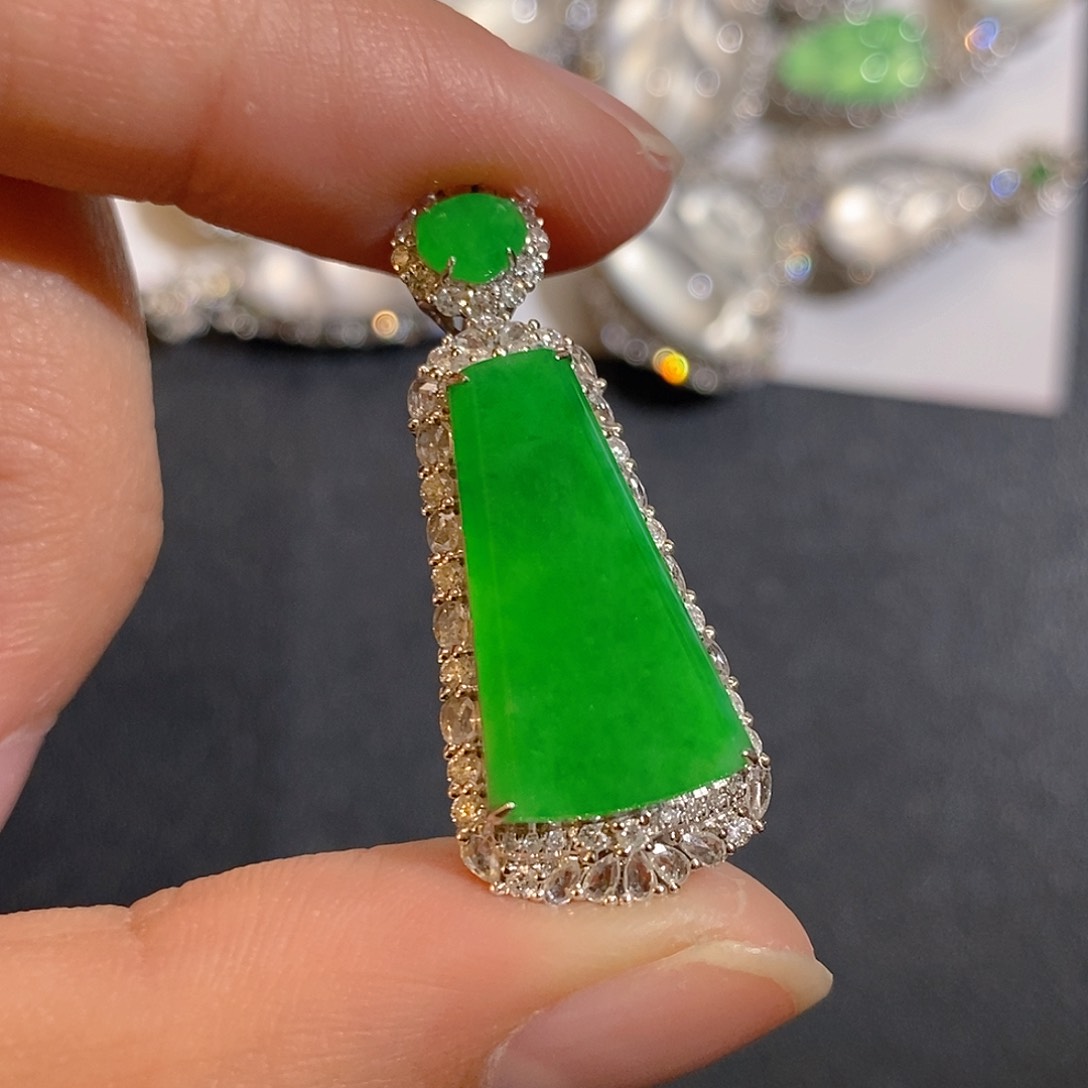 翡翠颈饰18K金镶嵌天然缅甸A货翡翠