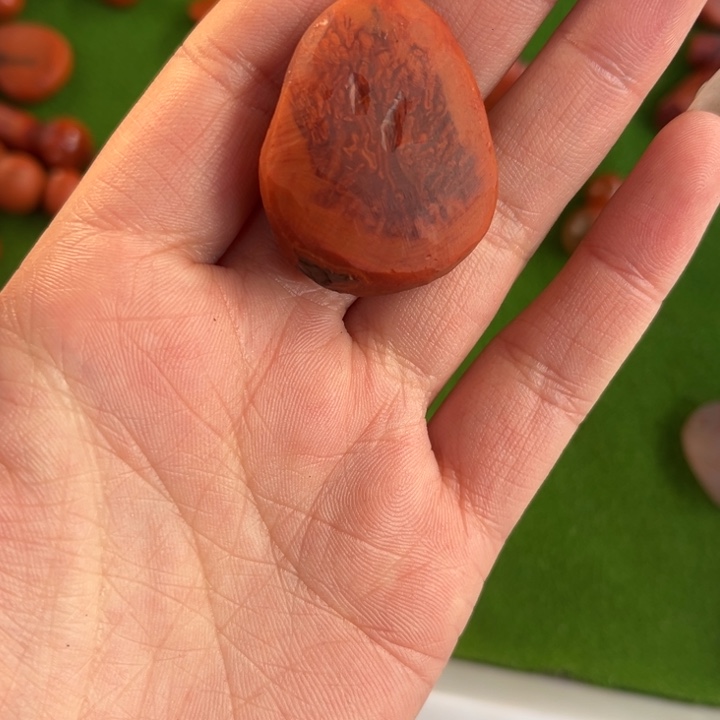 南红玛瑙珠子未镶嵌黑**可