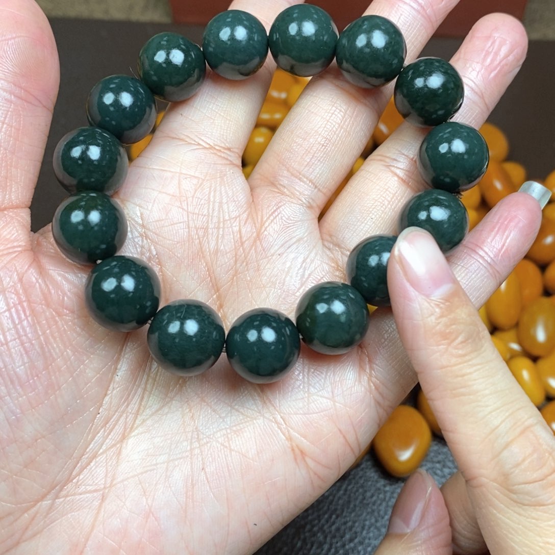 用***1和田玉（糖玉）未镶嵌手链