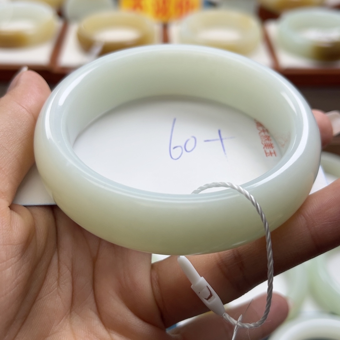 未镶嵌手镯和田玉K*