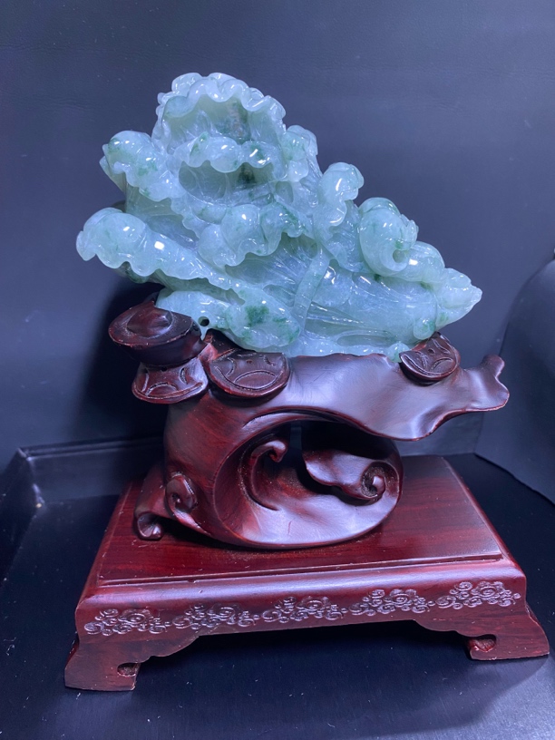 缅甸翡翠A货招财摆件，精工巧雕，老种飘花裸石尺寸112-62-40福利抢