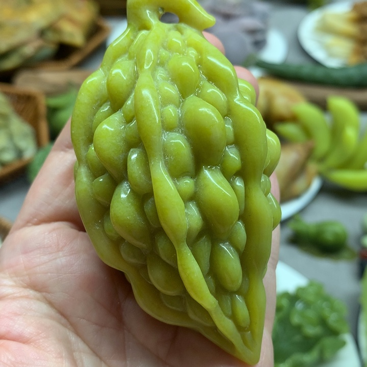 蛇纹石玉手把件未镶嵌