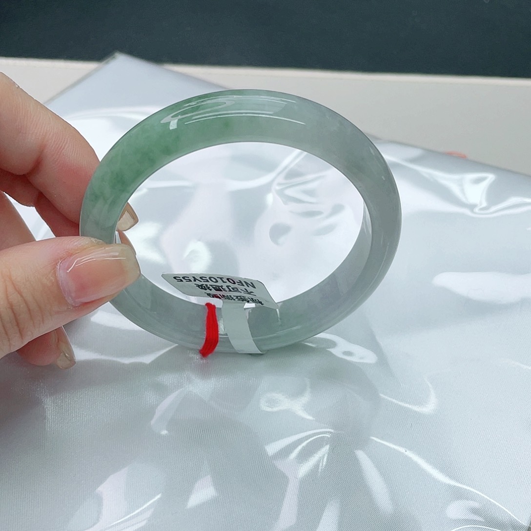 翡翠手镯未镶嵌正57.5