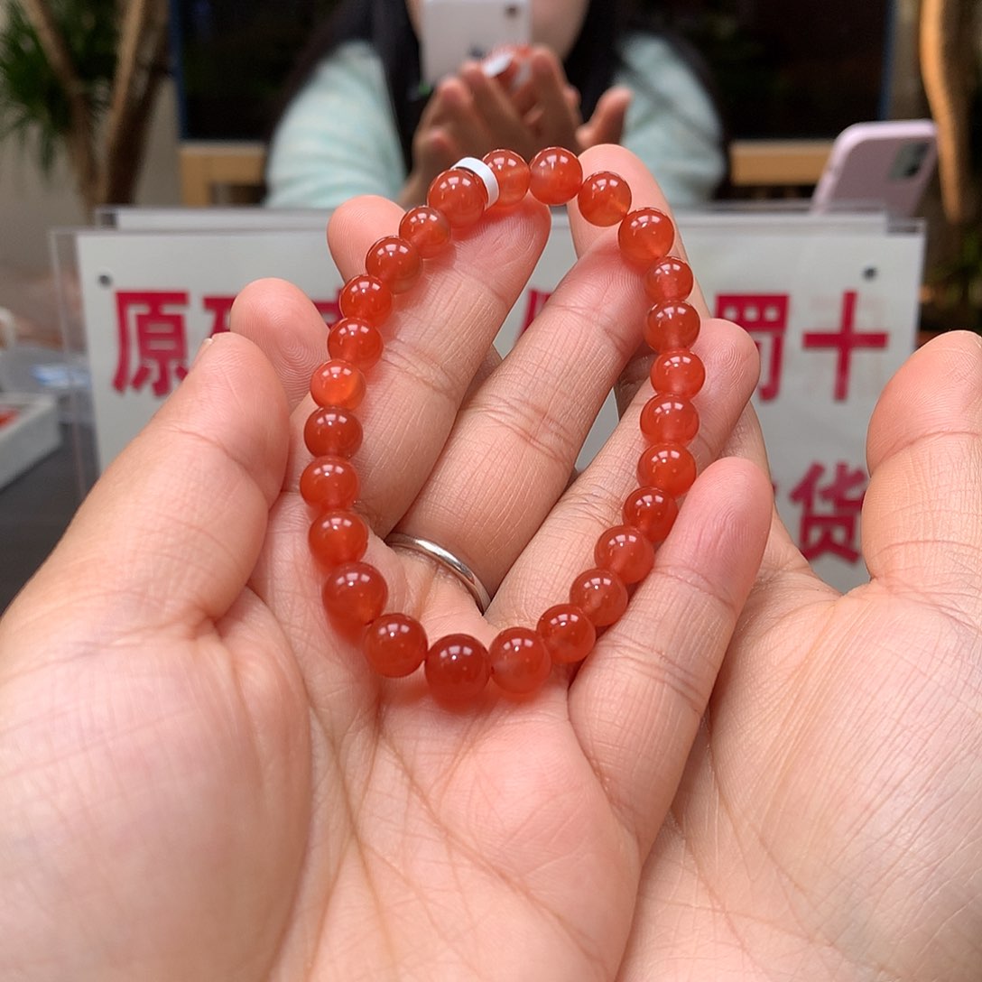 南红玛瑙7MM冰红手串有裂未镶嵌自****啊