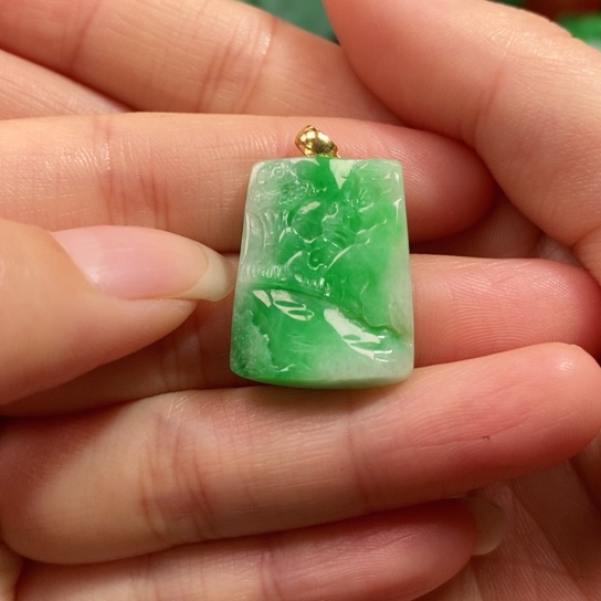 颈饰未镶嵌翡翠吊坠