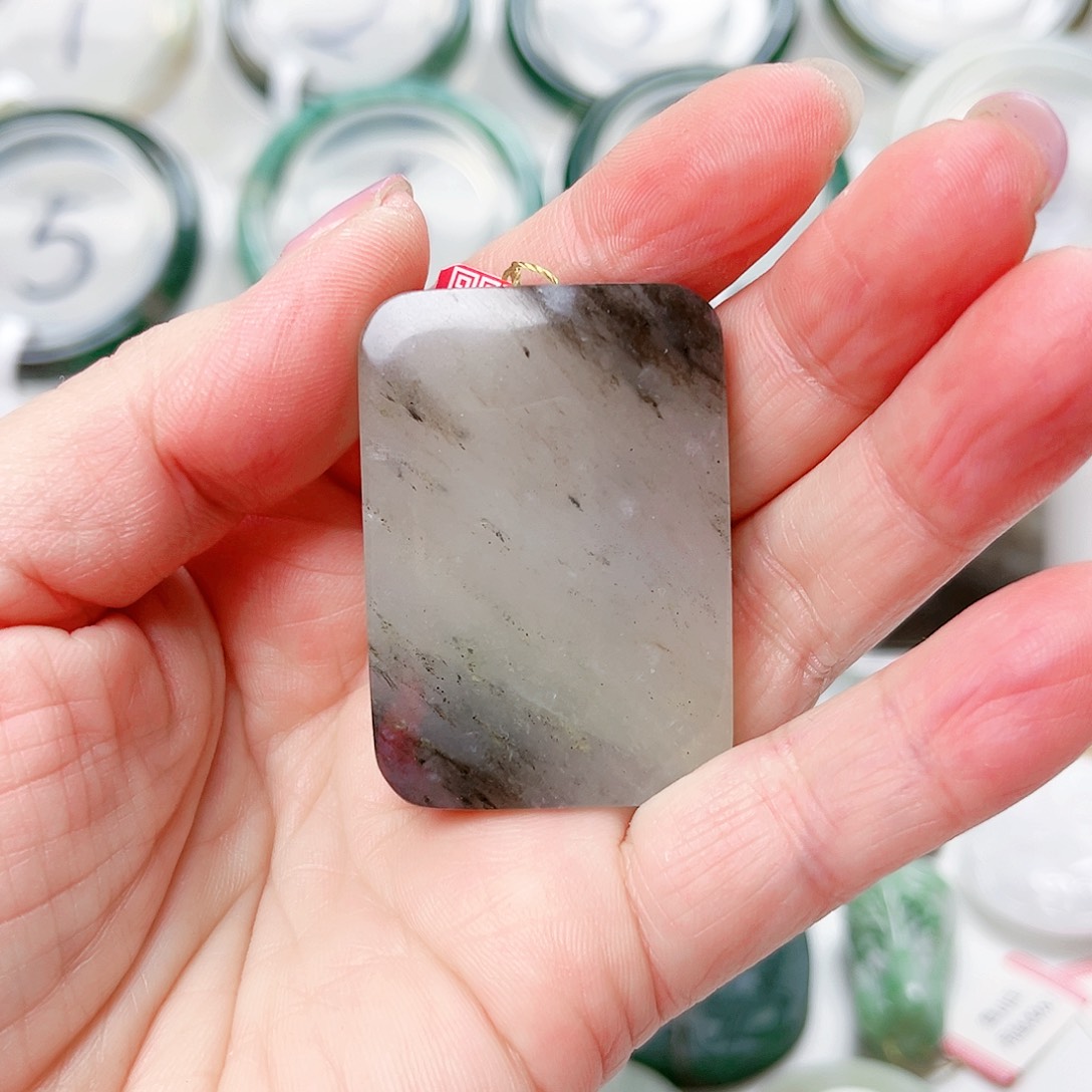 独山玉颈饰未镶嵌