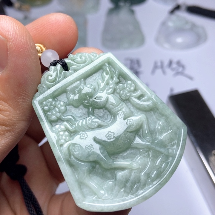 翡翠未镶嵌颈饰翡翠