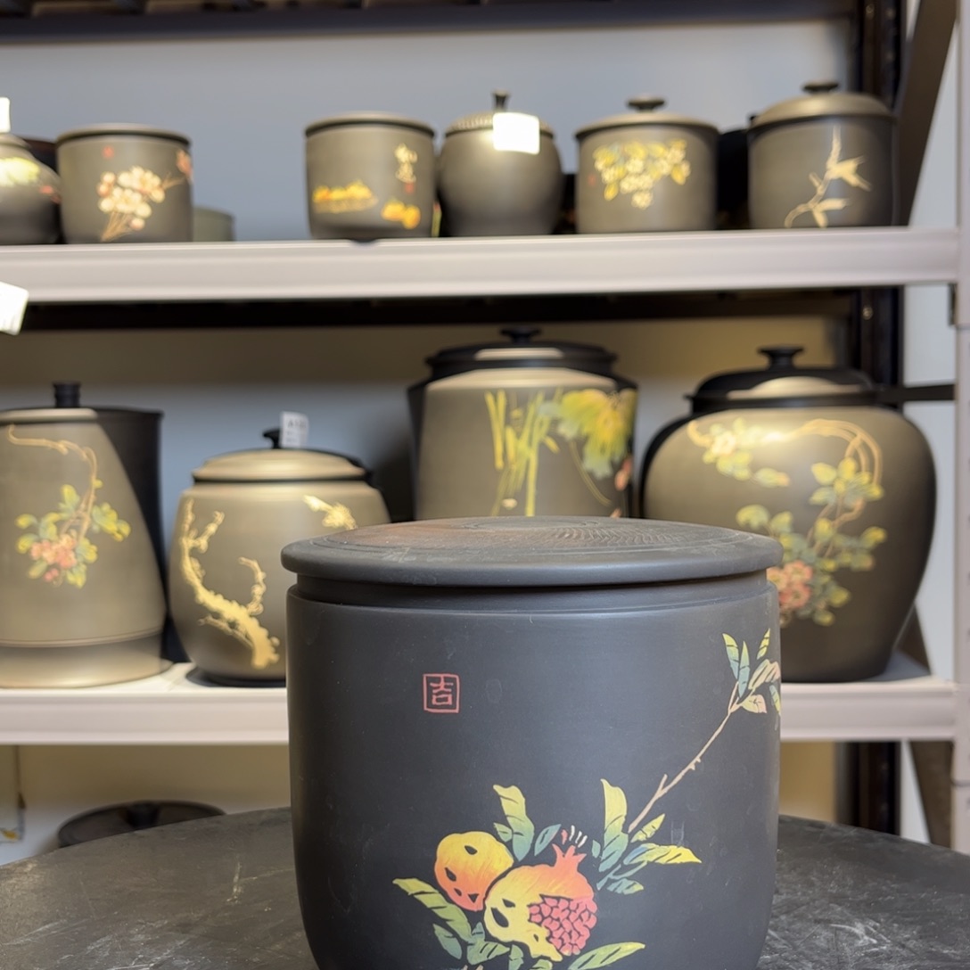 罐微瑕红泥哑光醒茶罐