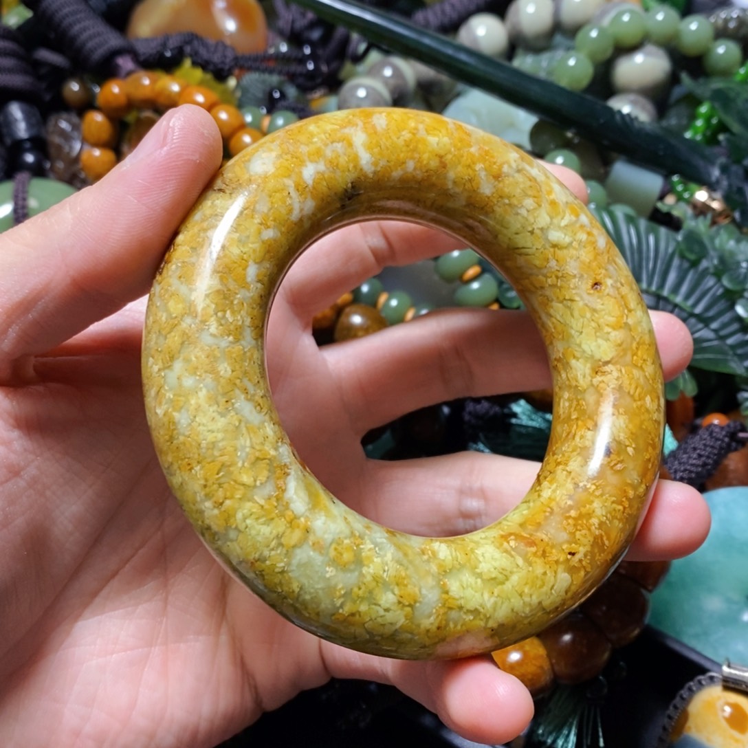 蛇纹石玉未镶嵌颈饰56口