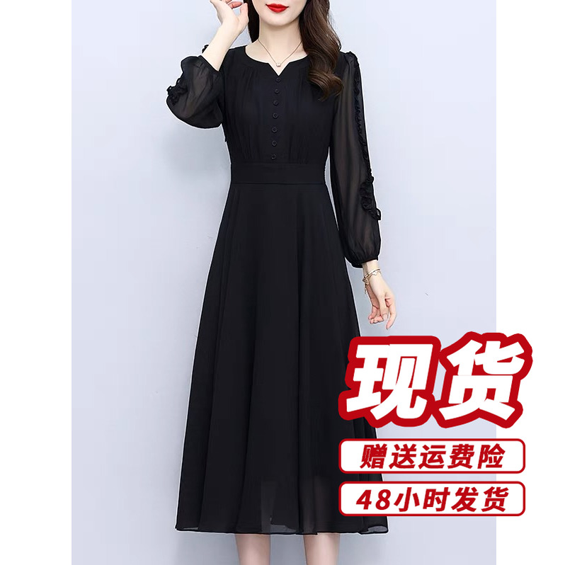 春季流行单品2025新款轻奢高级感黑色连衣裙D3009