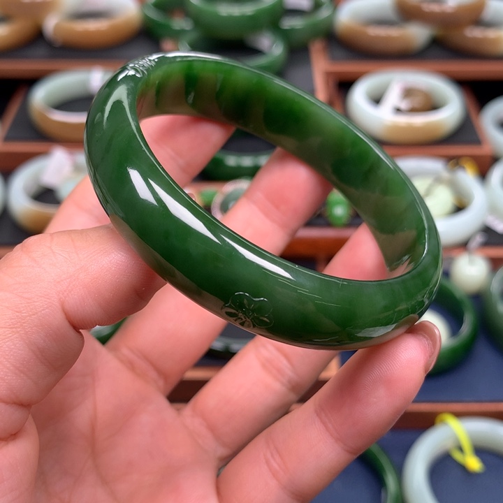 和田玉（碧玉）手镯未镶嵌