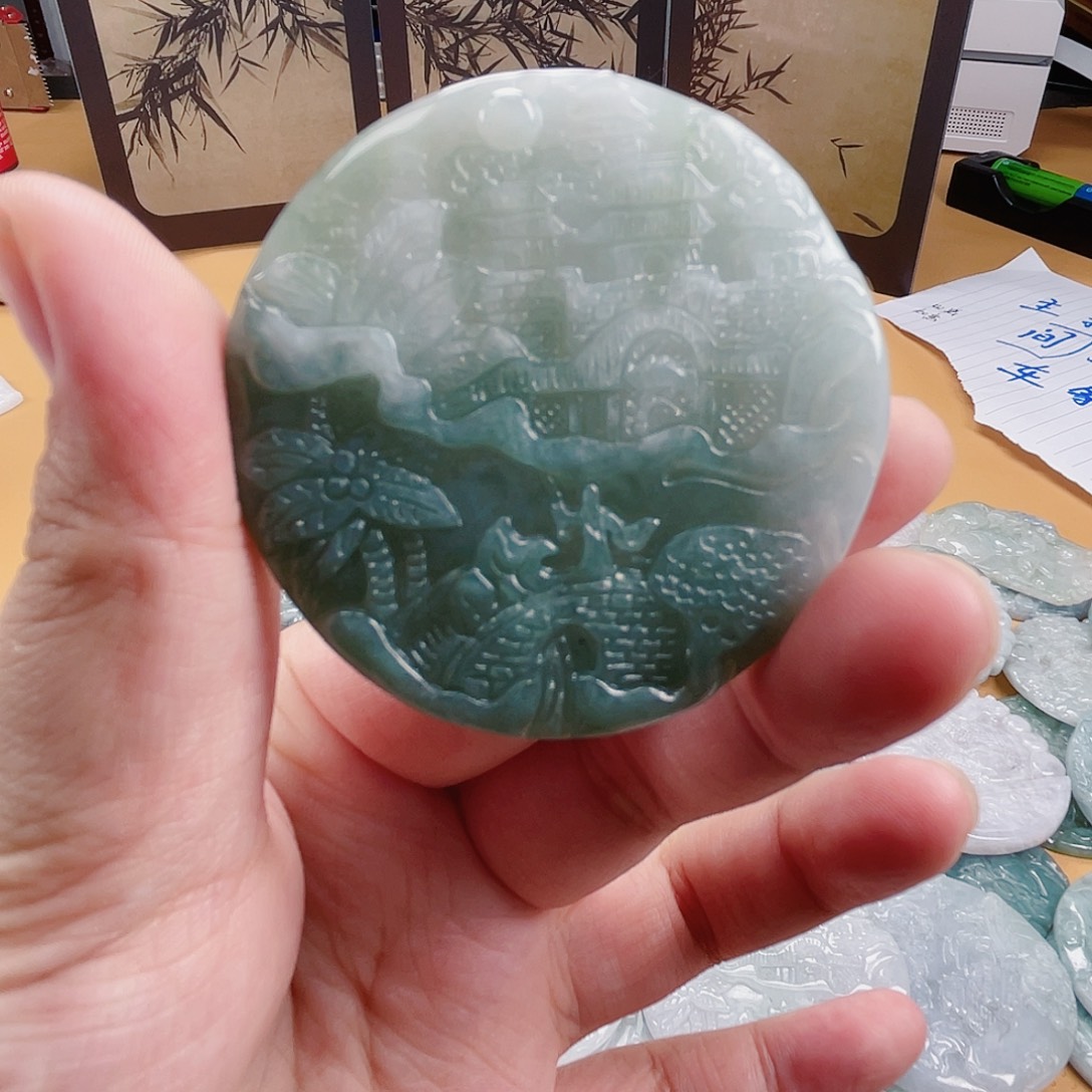 翡翠未镶嵌颈饰翡翠