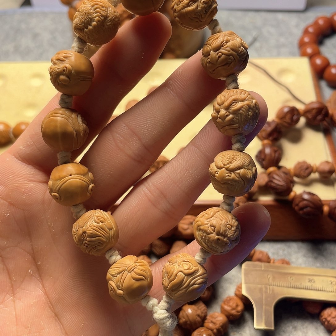 猴头核桃雕刻十二生肖恶僧