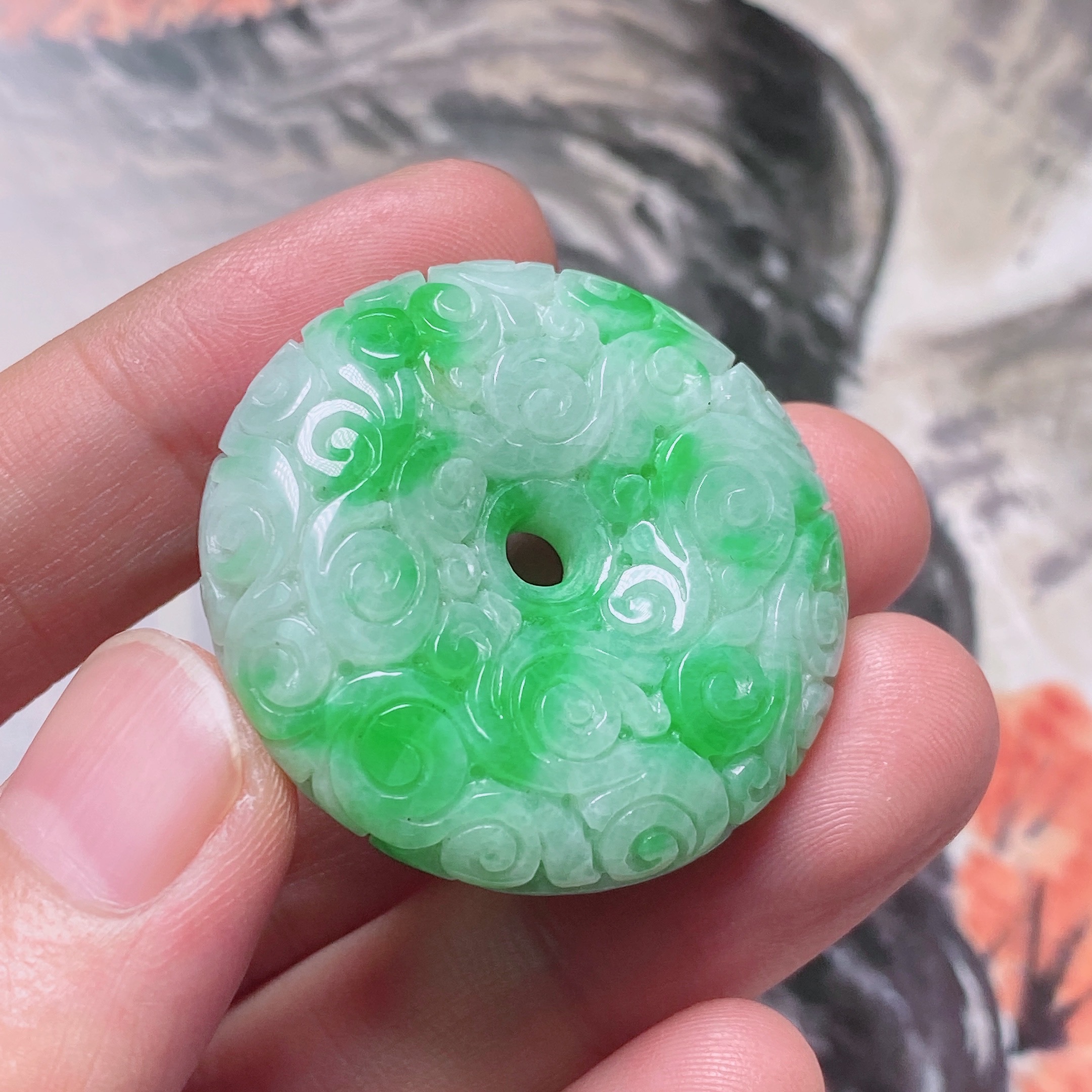 【晓荷】天然缅甸A货翡翠 飘绿平安扣