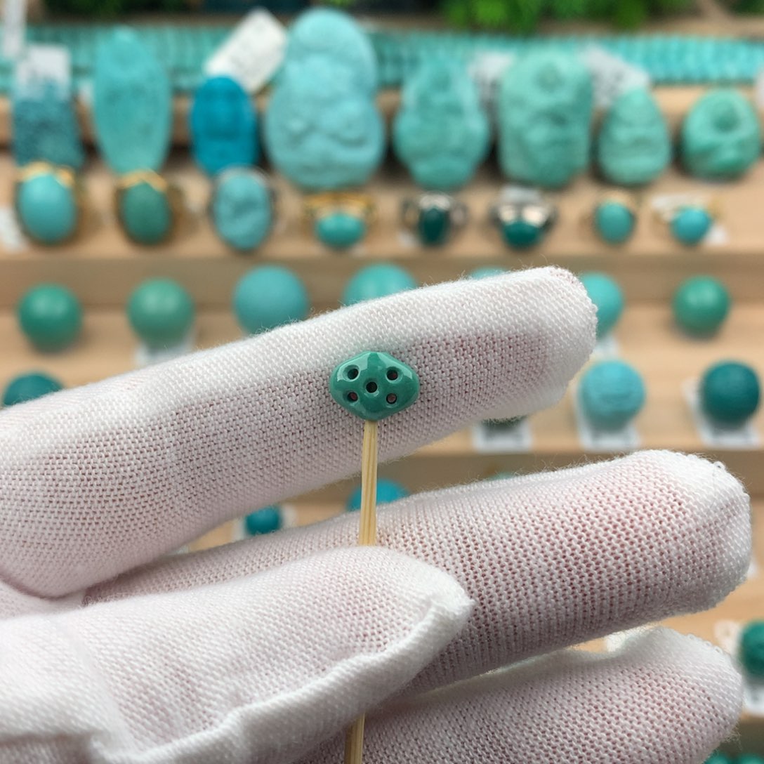 绿松石配饰未镶嵌