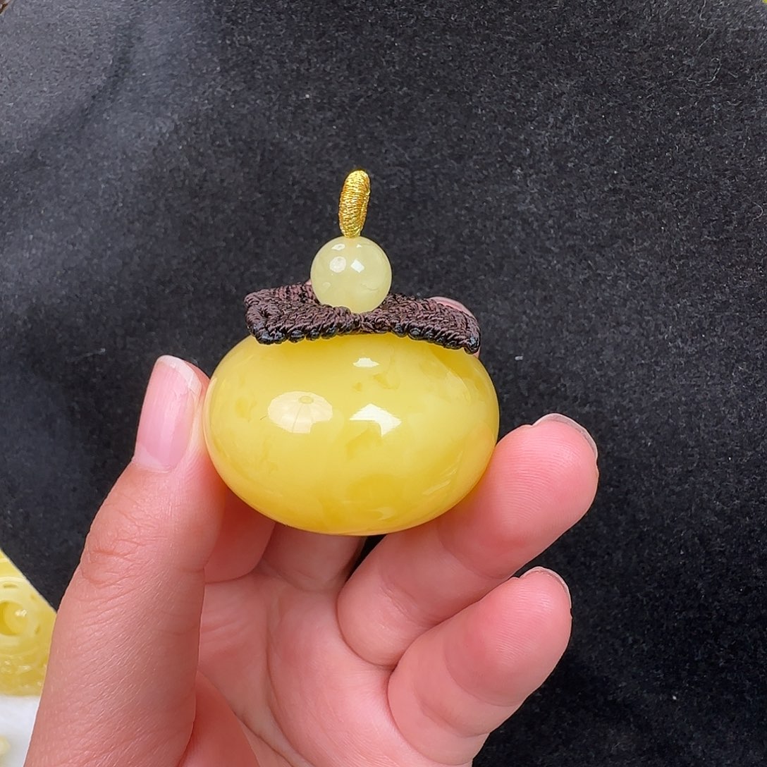 蜜蜡未镶嵌珠宝奇石