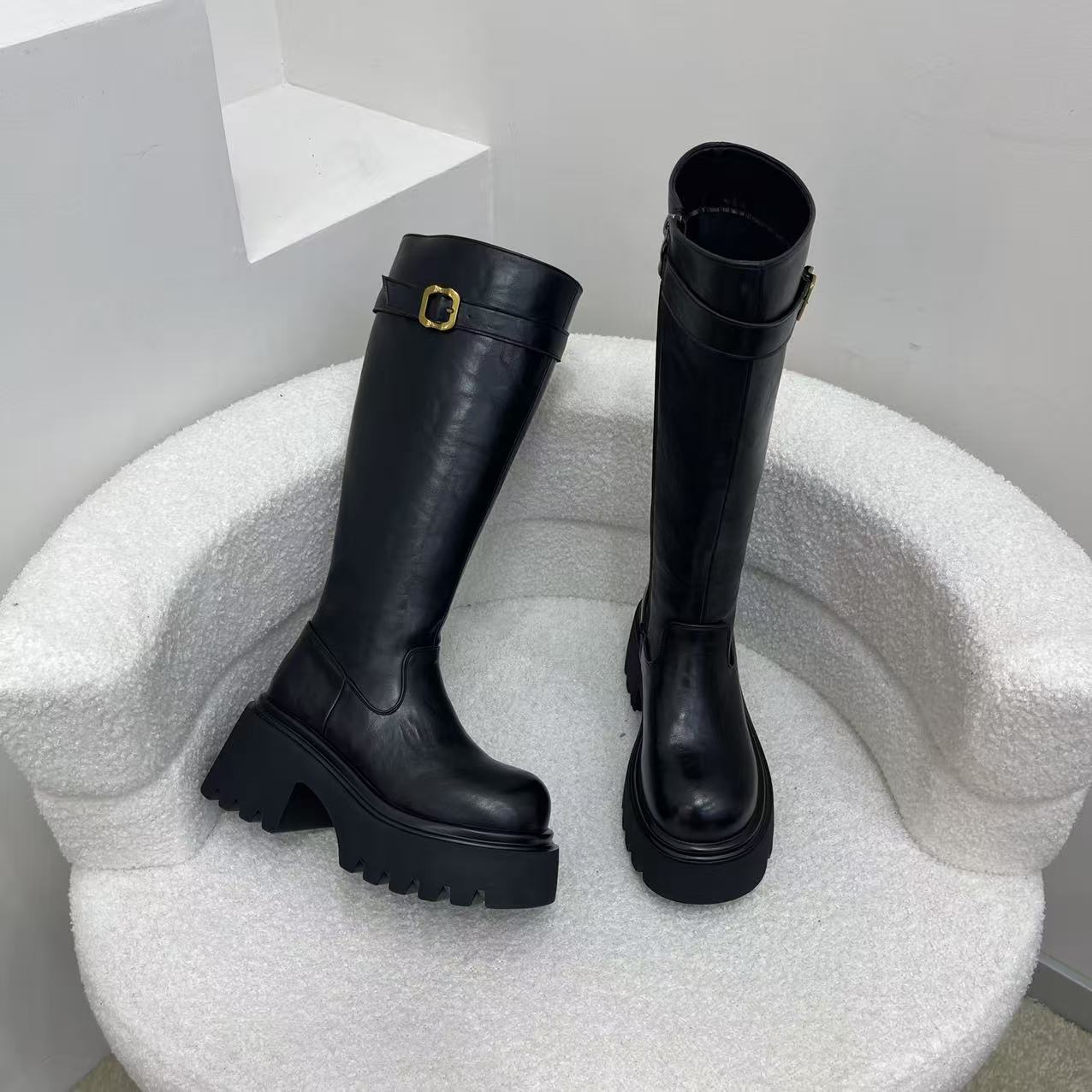 2025冬季时尚时装靴长靴长款瘦瘦靴百搭英伦风圆头长筒黑金